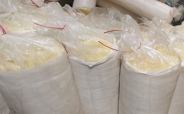 保溫巖棉板施工時(shí)，要注意避免哪些情況呢